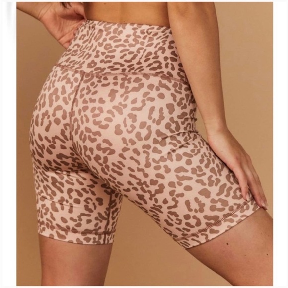 Tan + Lines Laurel Cyn Animal Print Bike Shorts, Pink Leopard - Picture 2 of 8